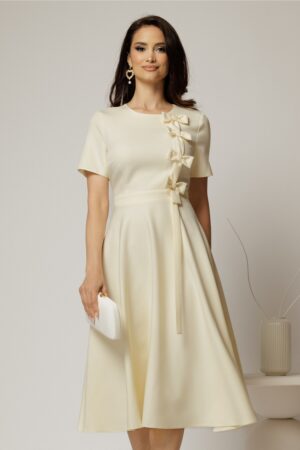 Rochie DY Fashion ivoar unt cu funde pe bust si maneci scurte