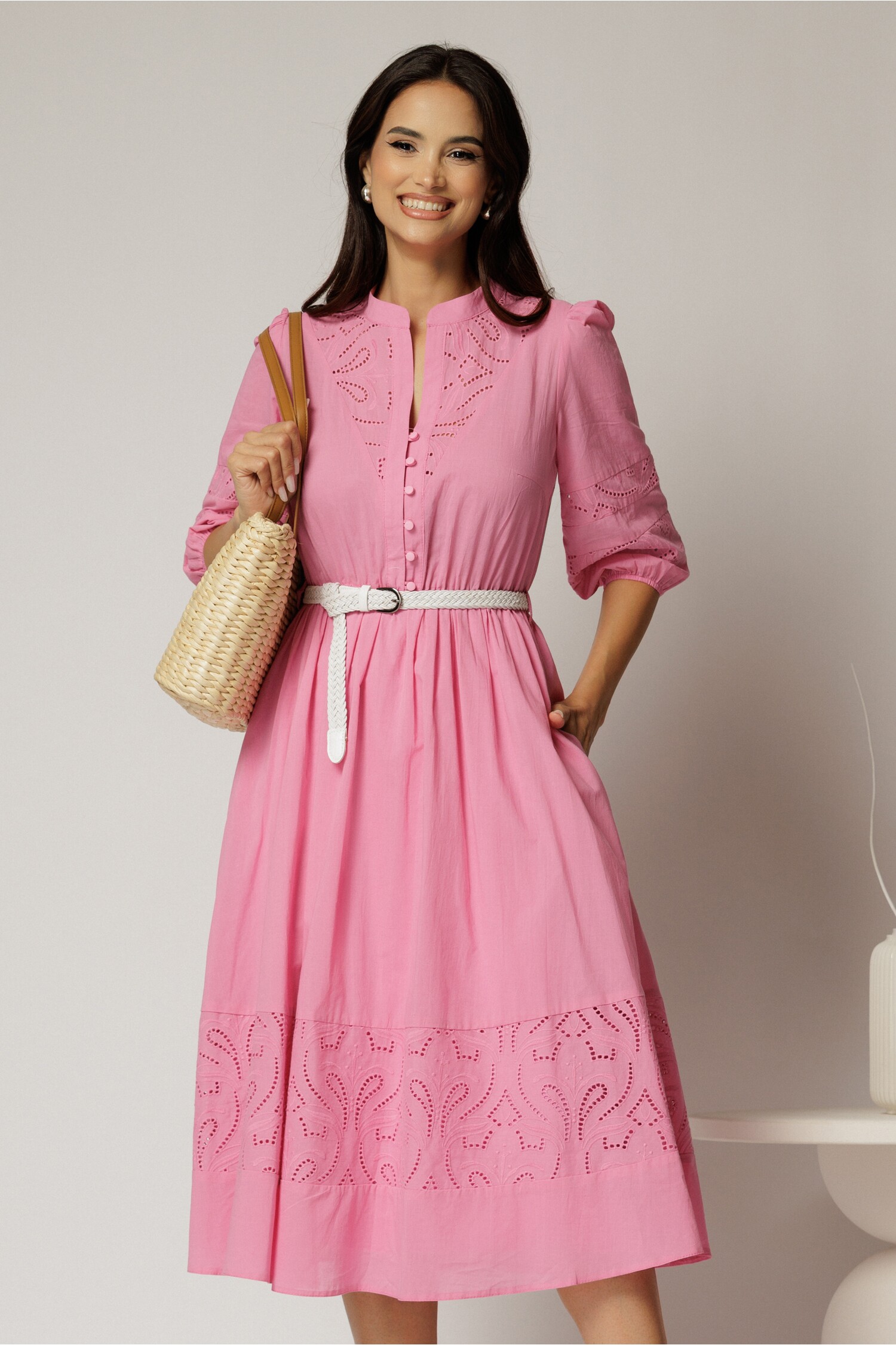 Rochie DY Fashion roz din bumbac cu insertii perforate si curea in talie