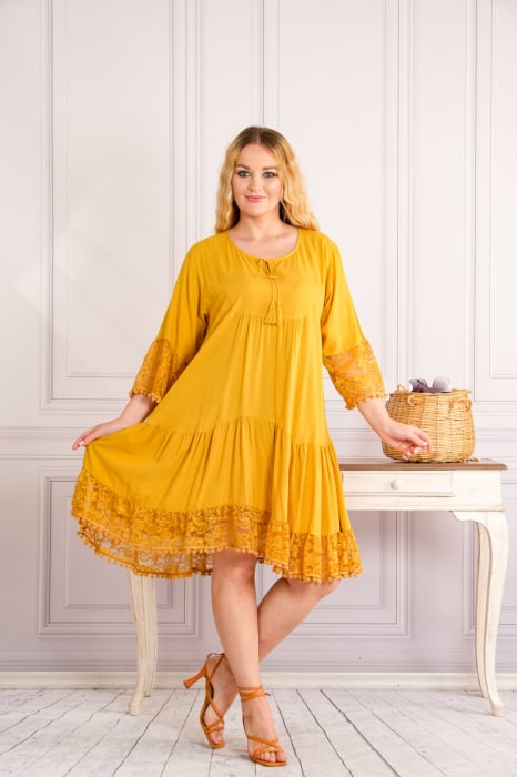 Rochie galbena midi boho chic cu aplicatie din dantela si volane