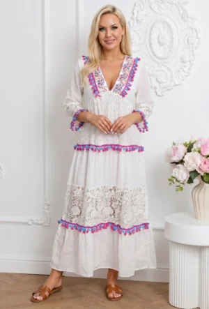 Rochie lunga alba brodata cu ciu...