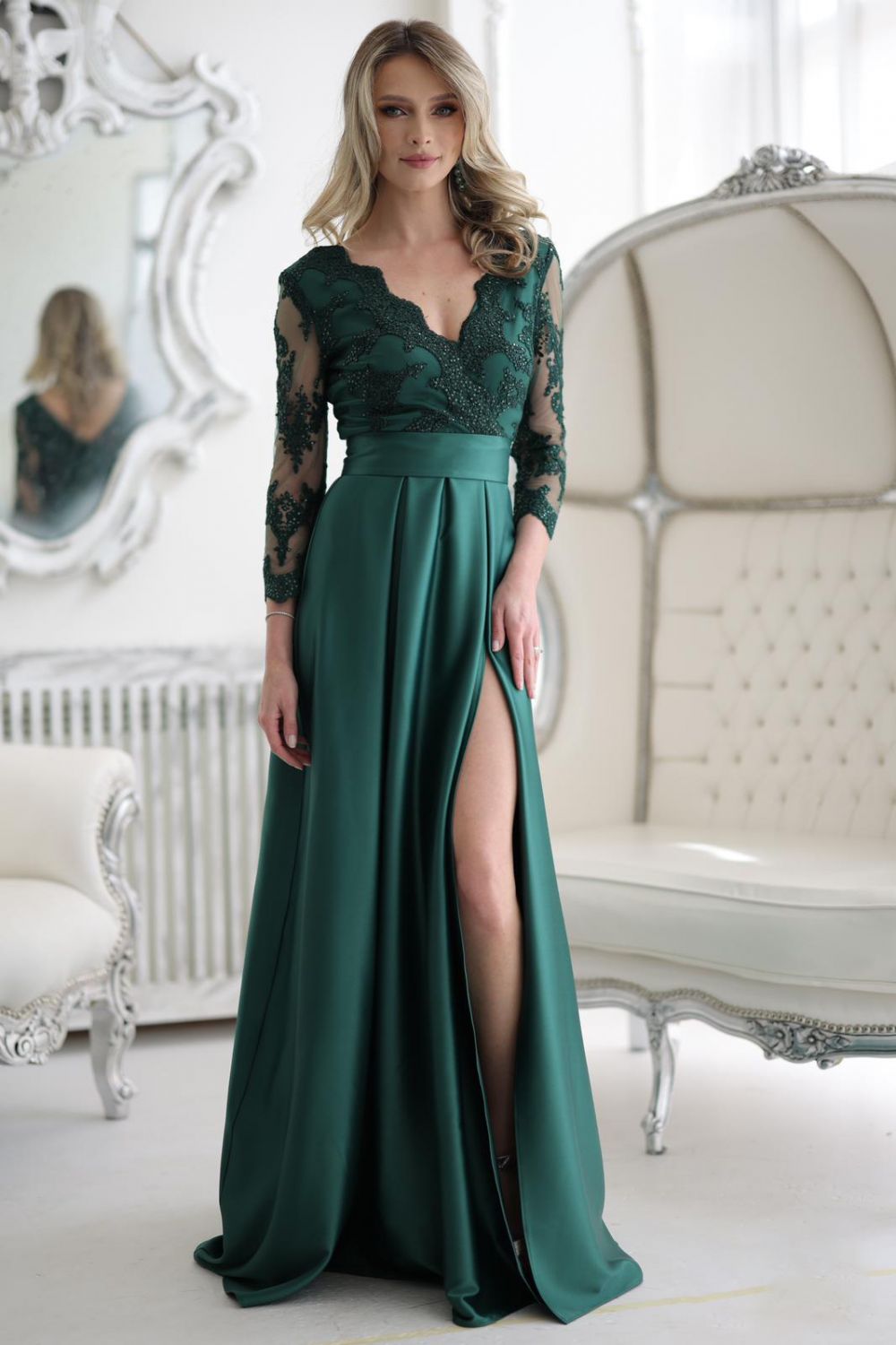 Rochie lunga din tafta verde cu broderie in partea superioara
