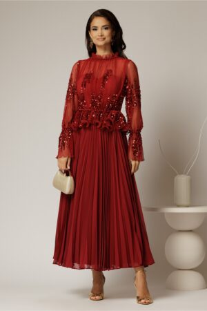 Rochie midi bordo de seara din voal plisat cu perle si paiete