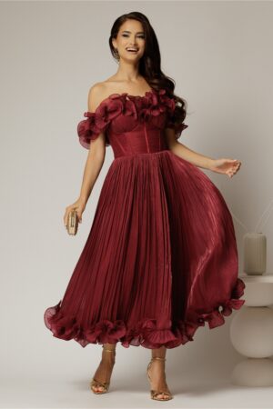 Rochie midi bordo in clos din voal satinat cu volanase la bust si la baza
