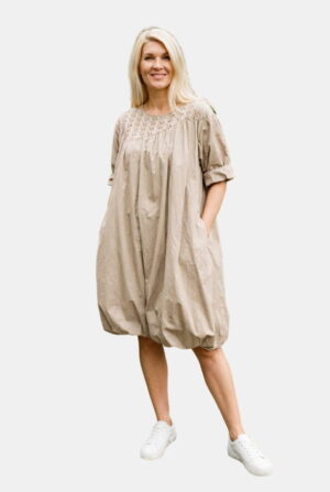 Rochie midi gogosar cu dantela