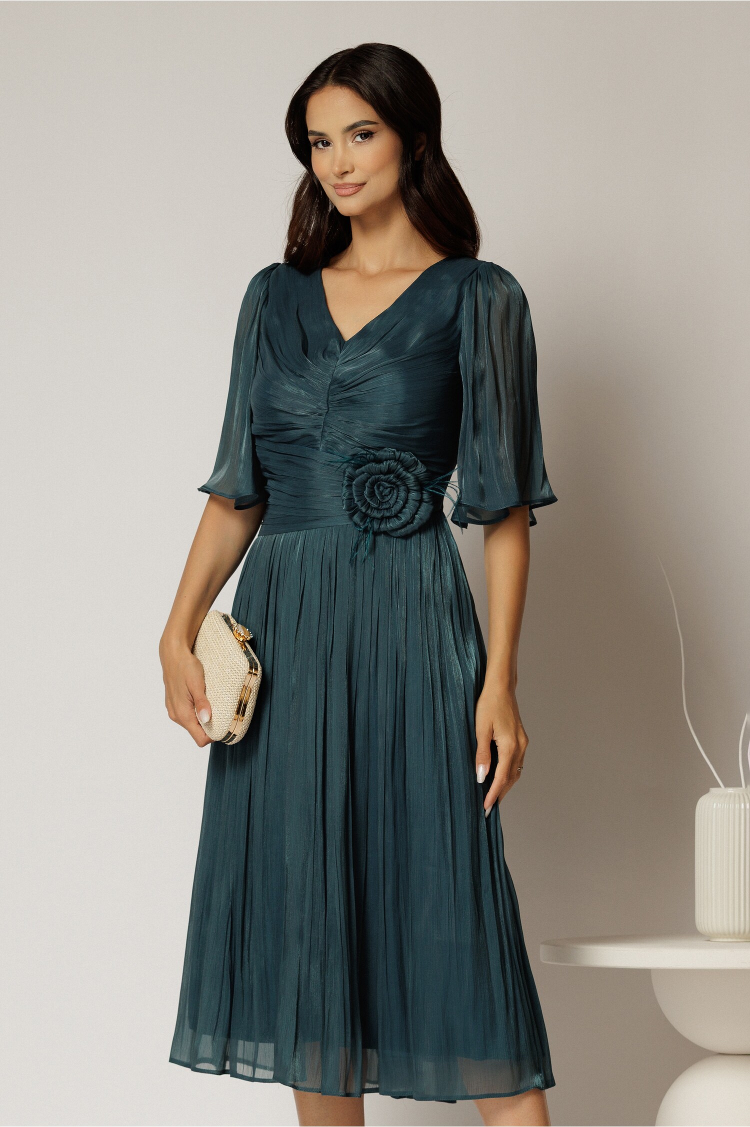 Rochie midi verde din voal peliculizat cu decolteu V