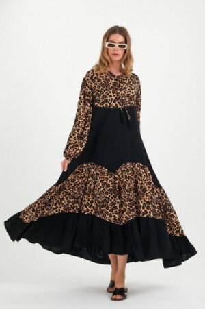 Rochie cu imprimeu animal print si volane