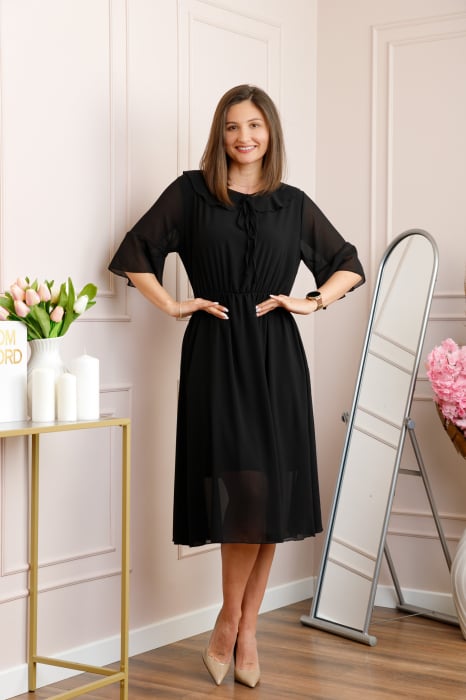 Rochie neagra vaporoasa cu elastic in talie si volanas la decolteu Allegra