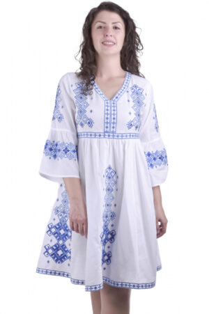 Rochie traditionala evazata alba cu motiv geometric albastru Marina 01