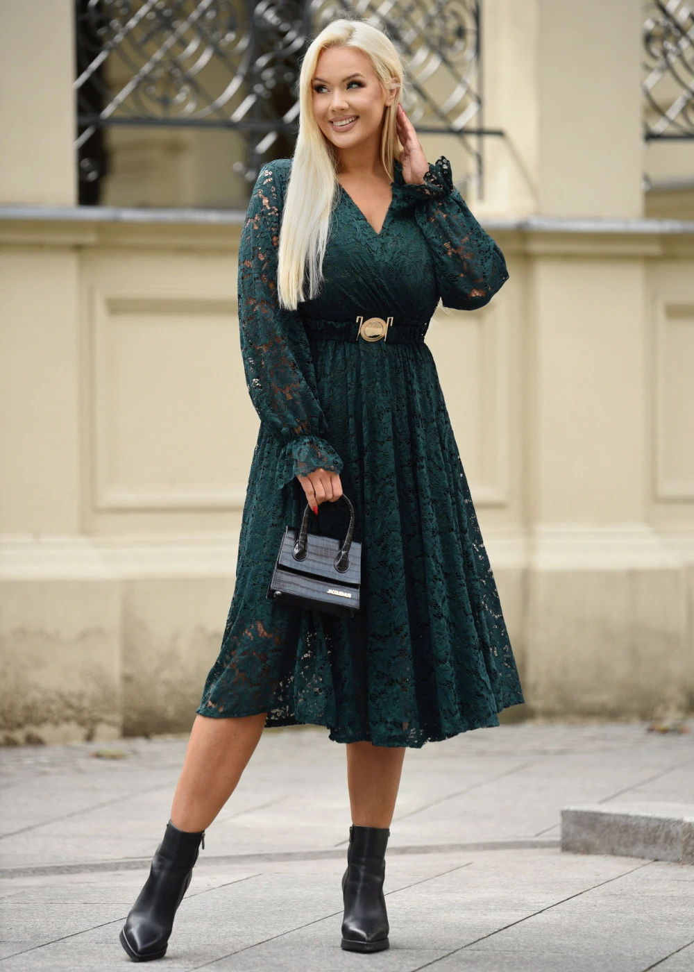 Reducere 28% - Rochie Verde Elegantă din Dantelă - Stil și Rafinament - imagine 2