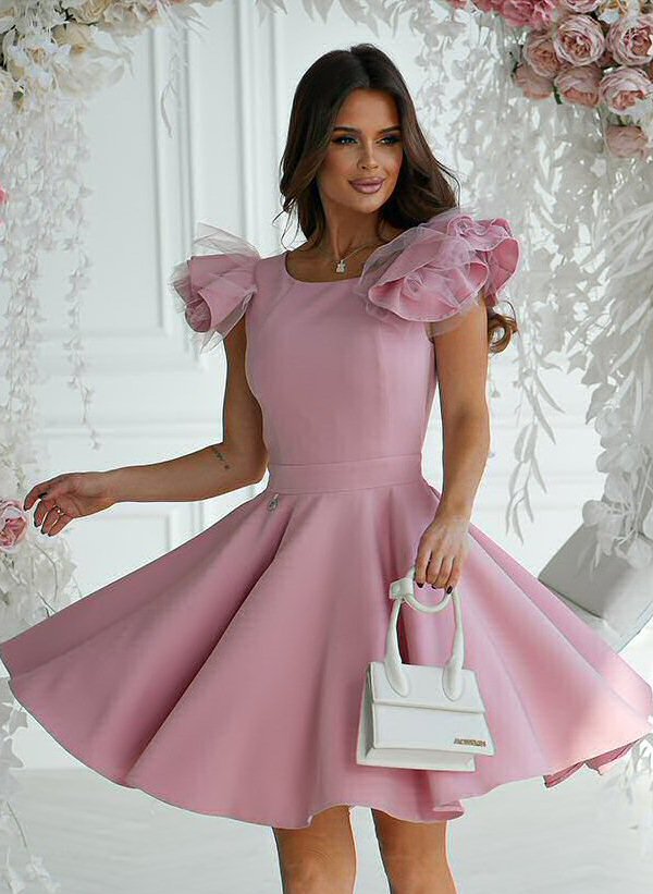 Rochie baby doll scurta roz prafuit din vascoza cu volan la maneca Samuela