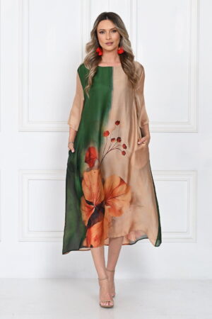 Rochie eleganta satinata A-line cu imprimeu floral artistic si croi lejer fluid