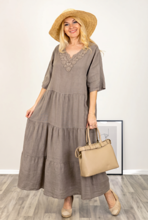 Rochie oversize cu volane si broderie la decolteu