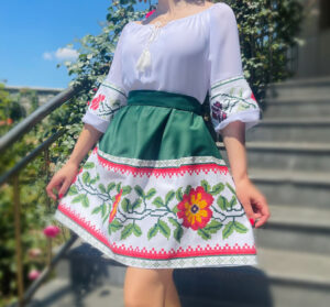 Rochie Traditionala stilizata cu motive florale Maria 3