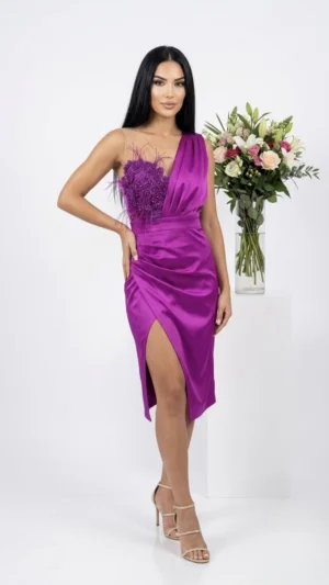 Rochie de ocazie din tafta fucsia cu broderie in partea superioara
